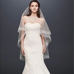 Amazing wedding dress new with tag
